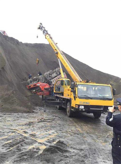 阜南上犹道路救援